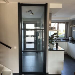 Taatsdeur met 3 gelijke vakken vooraanzicht