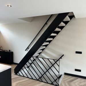 Fancy balustrade schuine hoek