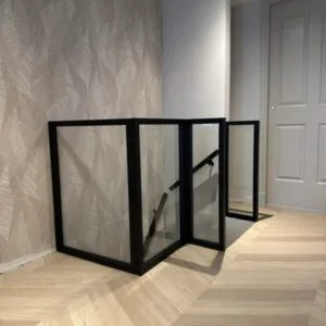 Dubbele hoekbalustrade met glas