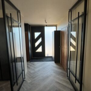 Dubbele taatsdeur met 6 vakken open