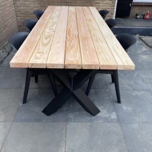 Lange buitentafel met X poot