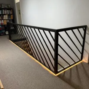 Hoekbalustrade met schuine spijlen