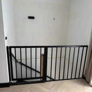 Rechte balustrade met deur