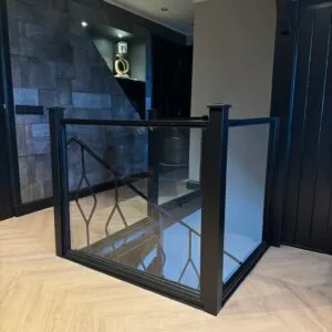 Hoekbalustrade met smoke glas