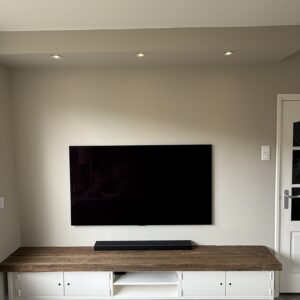 Tv meubel wit staal en bielzen vooraanzicht