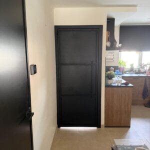 Volledig dichte stalen deur met overzetkozijn