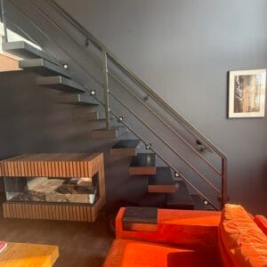 Stalen trapbalustrade met horizontale spijlen